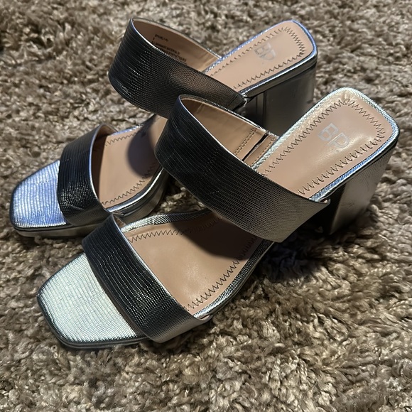 BP Silver Heels - Picture 5 of 7